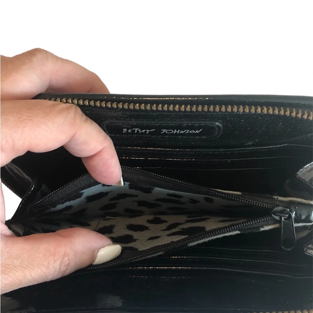 Betsey Johnson Clutch - Picture 4 of 9